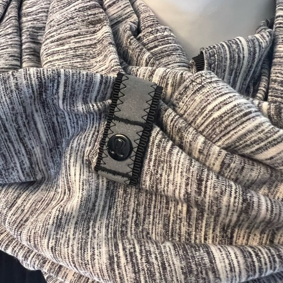 4X LULULEMON  Vinyasa Infinity Scarf - - -Heathered Gray - Picture 3 of 10